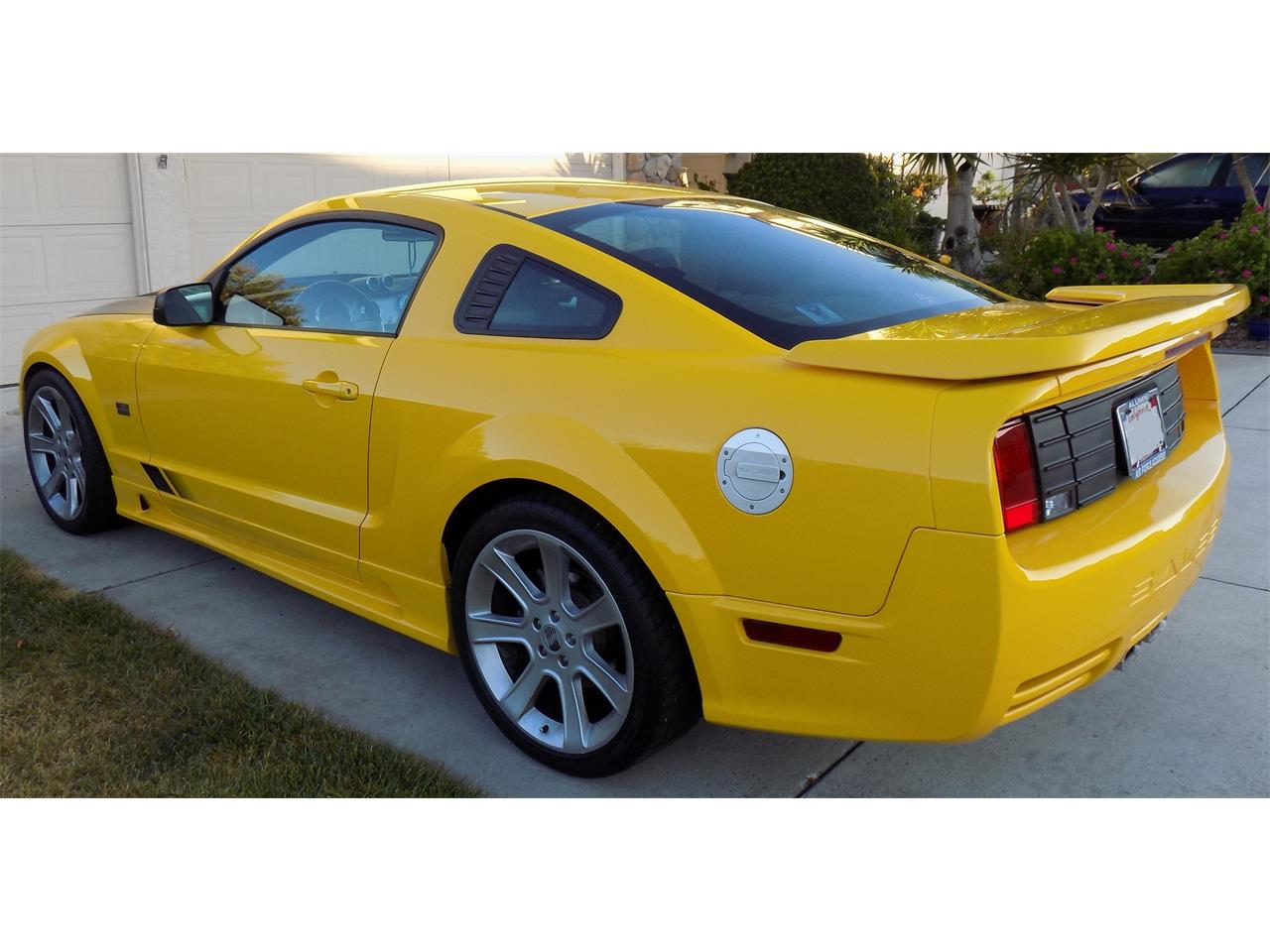 Screaming Yellow 2006 Ford Mustang