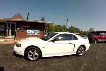Video: Driving A 2004 Ford Mustang