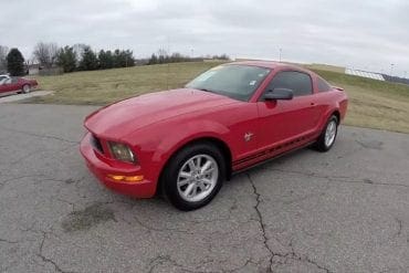 Video: 2009 Ford Mustang V6 Deluxe Coupe Walkaround