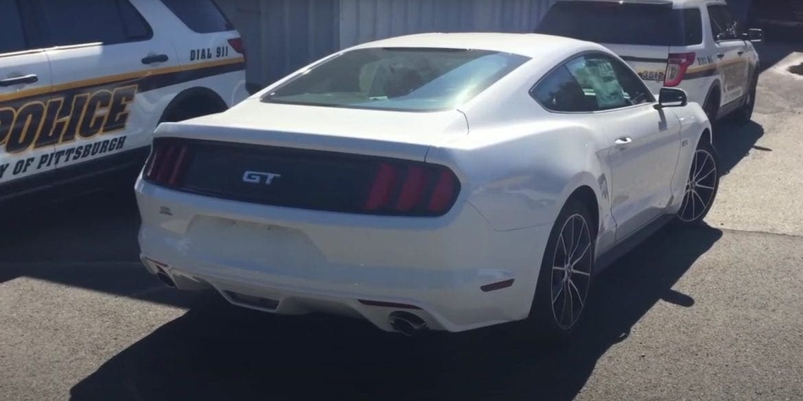 Video: 2016 Ford Mustang GT (Base Model) With Auto Transmission - Test Drive